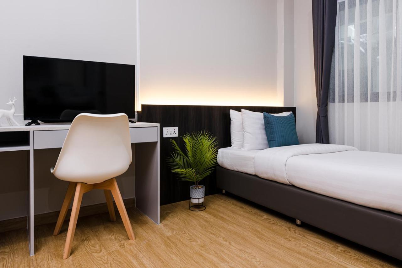 College Haus Rangnam Apartment Bangkok Exterior photo