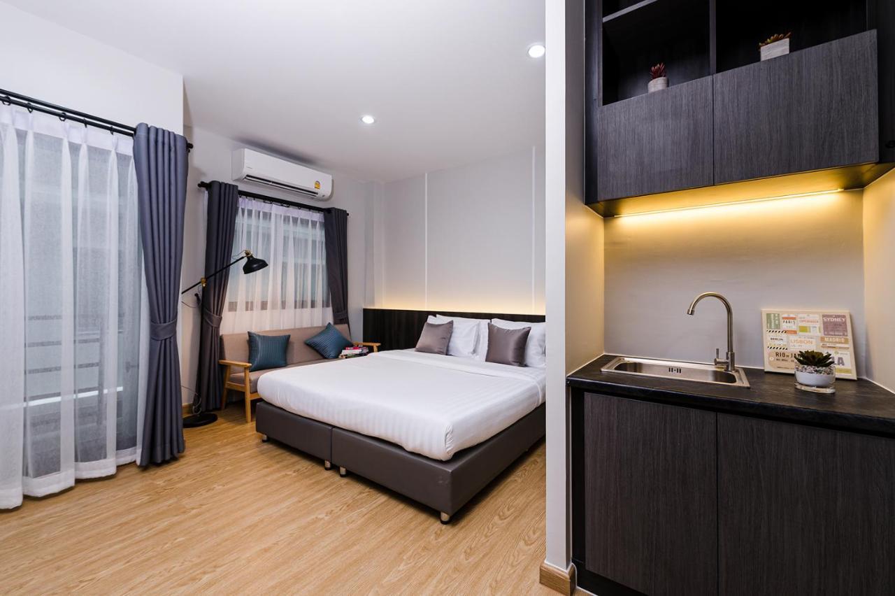 College Haus Rangnam Apartment Bangkok Exterior photo