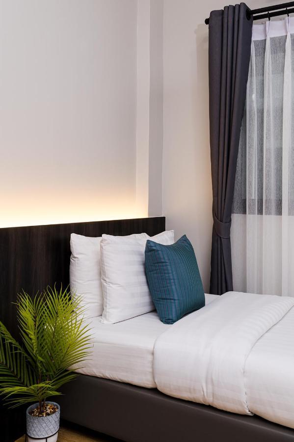 College Haus Rangnam Apartment Bangkok Exterior photo