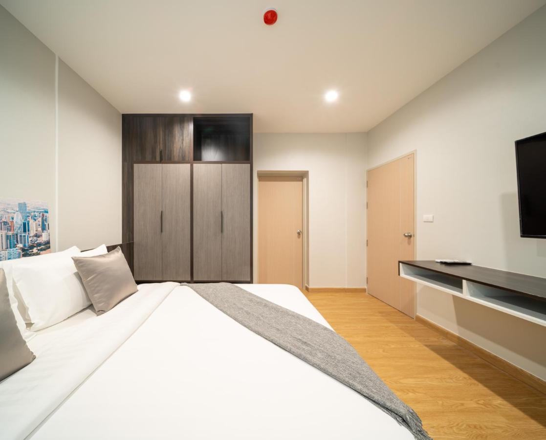 College Haus Rangnam Apartment Bangkok Exterior photo