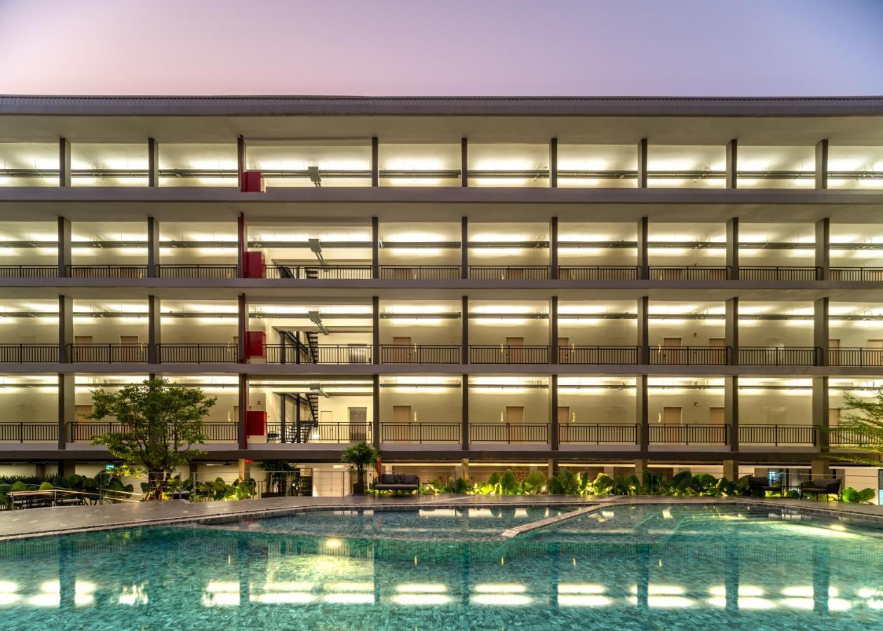 College Haus Rangnam Apartment Bangkok Exterior photo