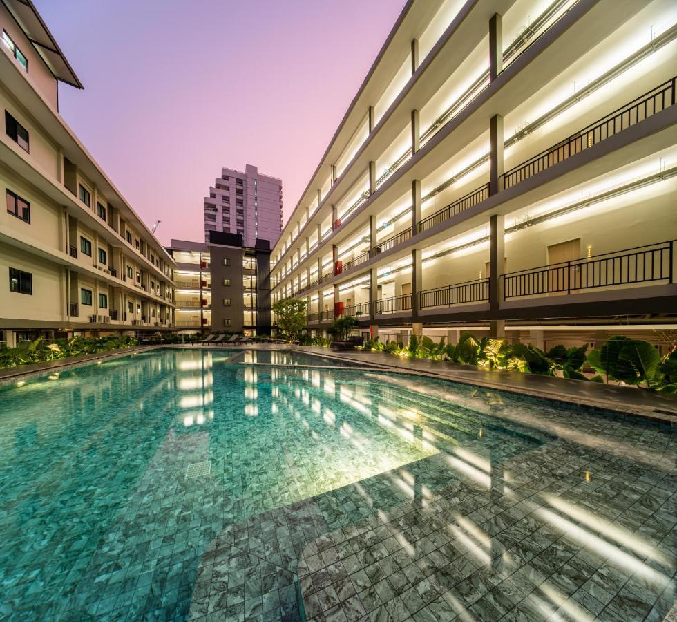 College Haus Rangnam Apartment Bangkok Exterior photo