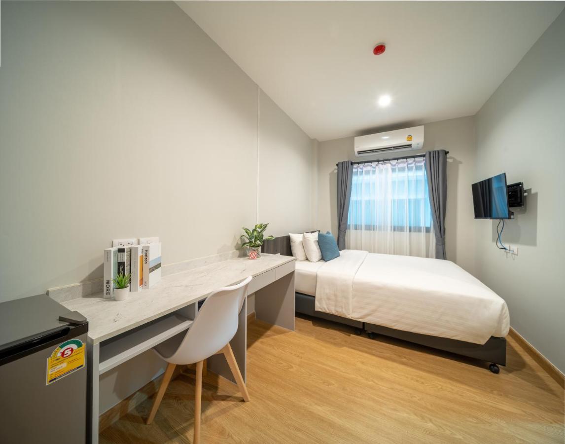 College Haus Rangnam Apartment Bangkok Exterior photo