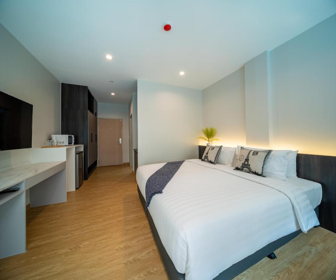 College Haus Rangnam Apartment Bangkok Exterior photo