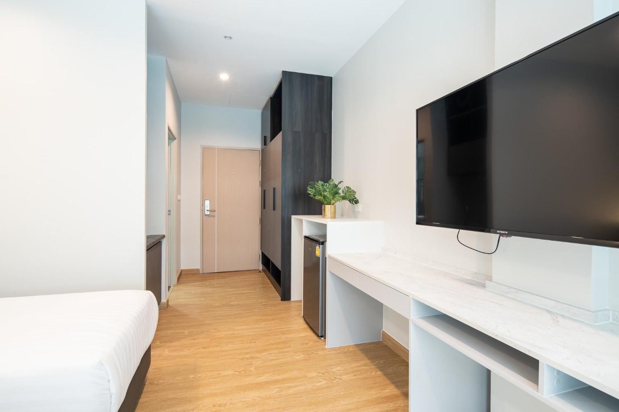 College Haus Rangnam Apartment Bangkok Exterior photo