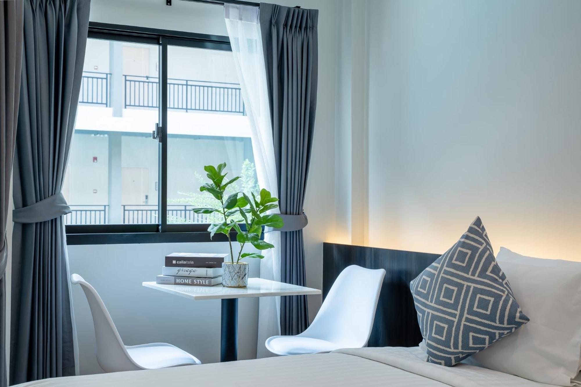 College Haus Rangnam Apartment Bangkok Exterior photo